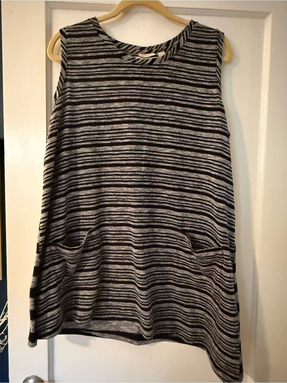 LOGO by Lori Goldstein Black and Gray Striped Sleeveless Tunic xl